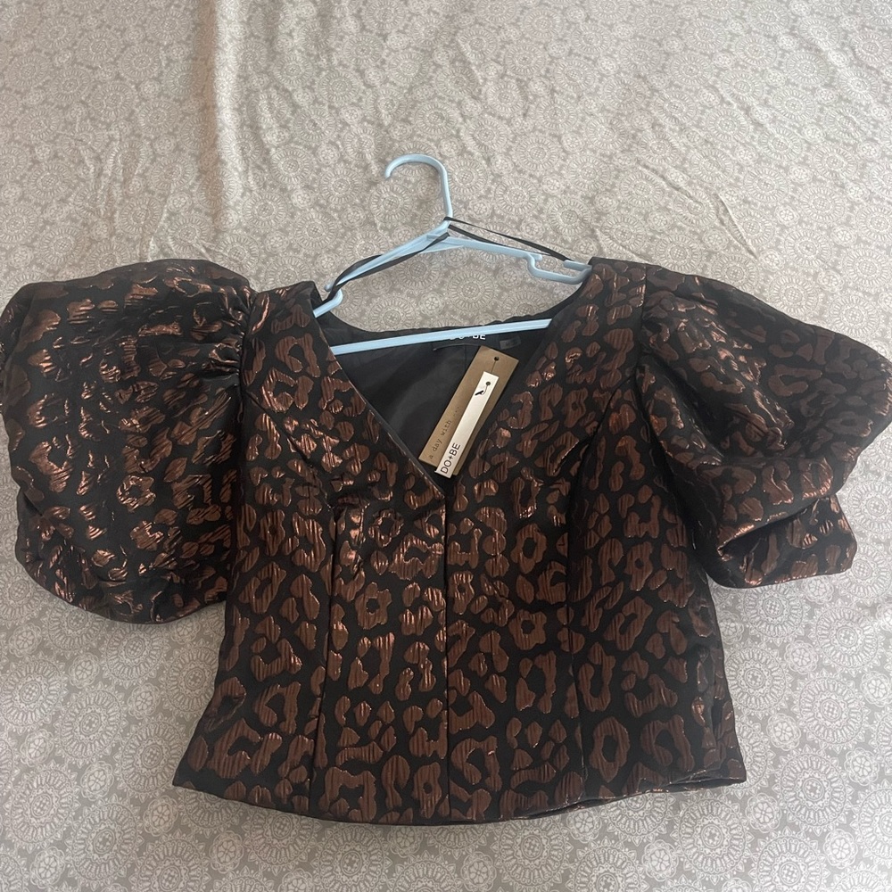 Do+Be puff sleeve top
